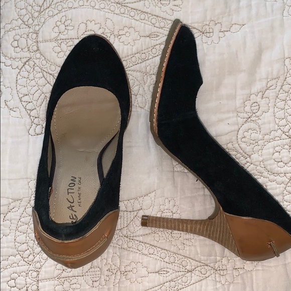 Reaction by Kenneth Cole heels - Picture 3 of 3